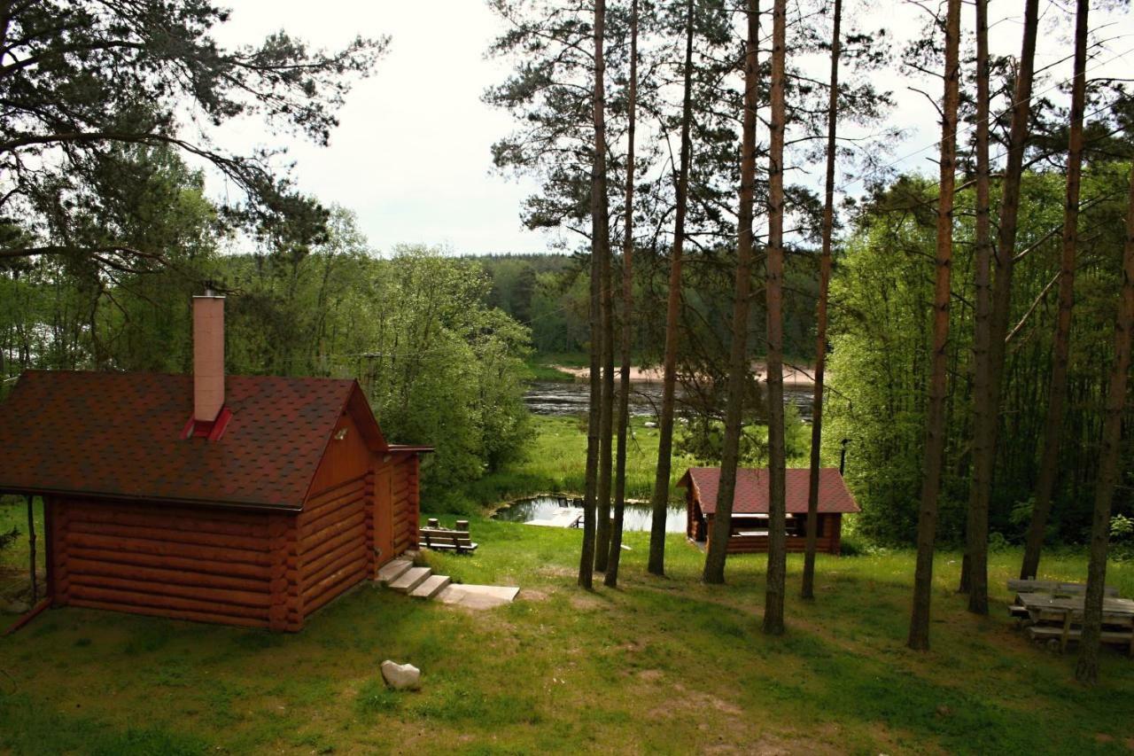 Nature Retreat "Upes Dizvietas" Krāslava Eksteriør bilde